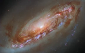 La galaxia espiral M90